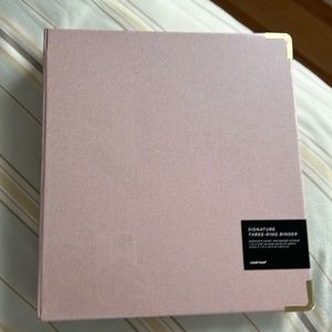 Brand new Russell+Hazel Signature Three-Ring Binder